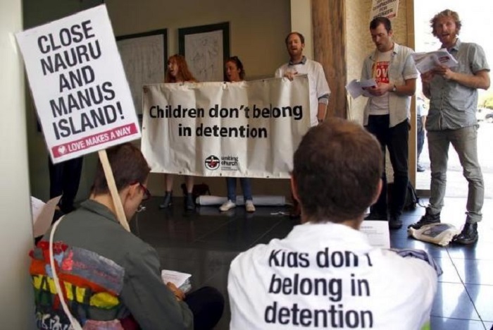 Australia`s asylum seeker detentions on Papua New Guinea island ruled illegal